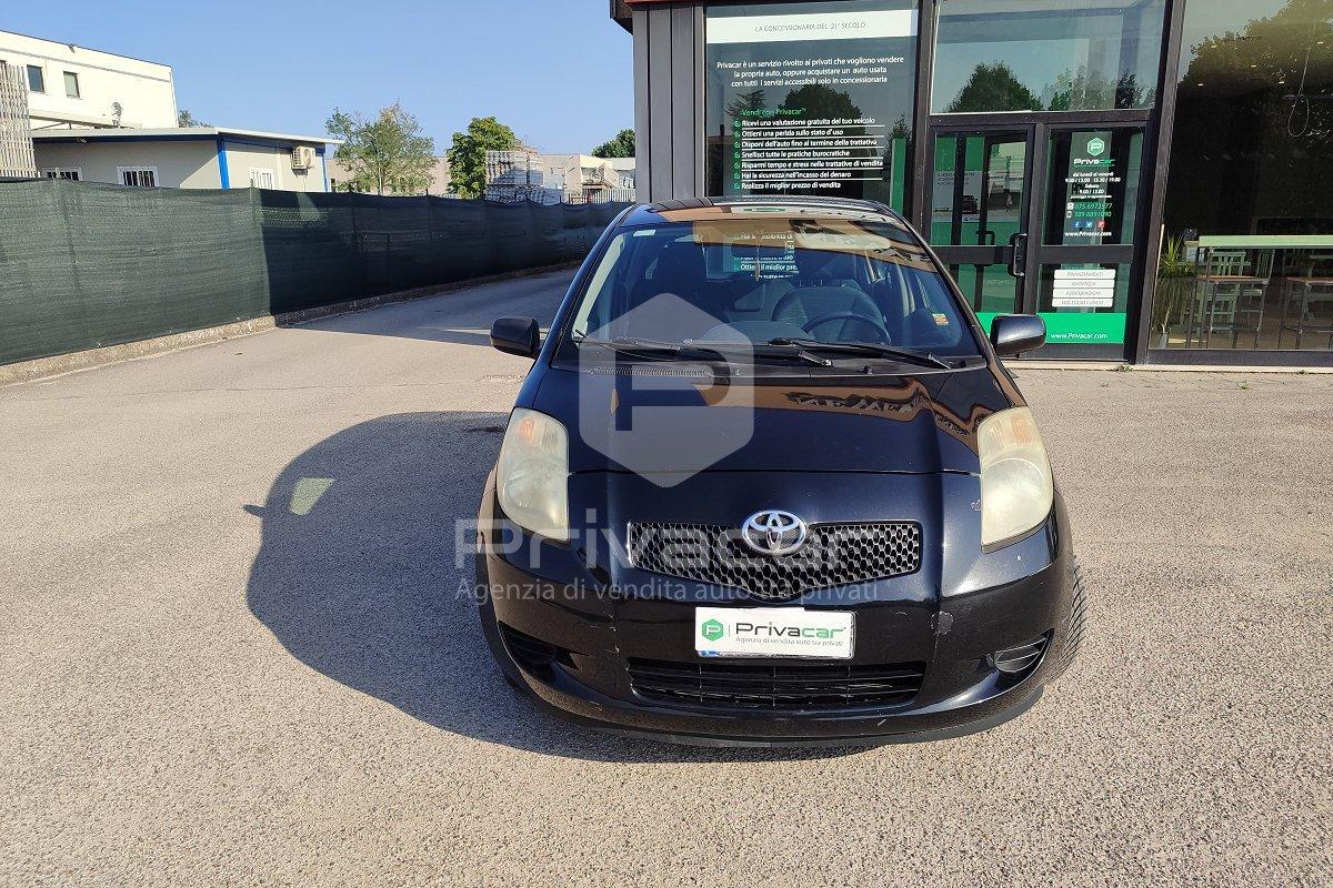 TOYOTA Yaris 1.0 5 porte