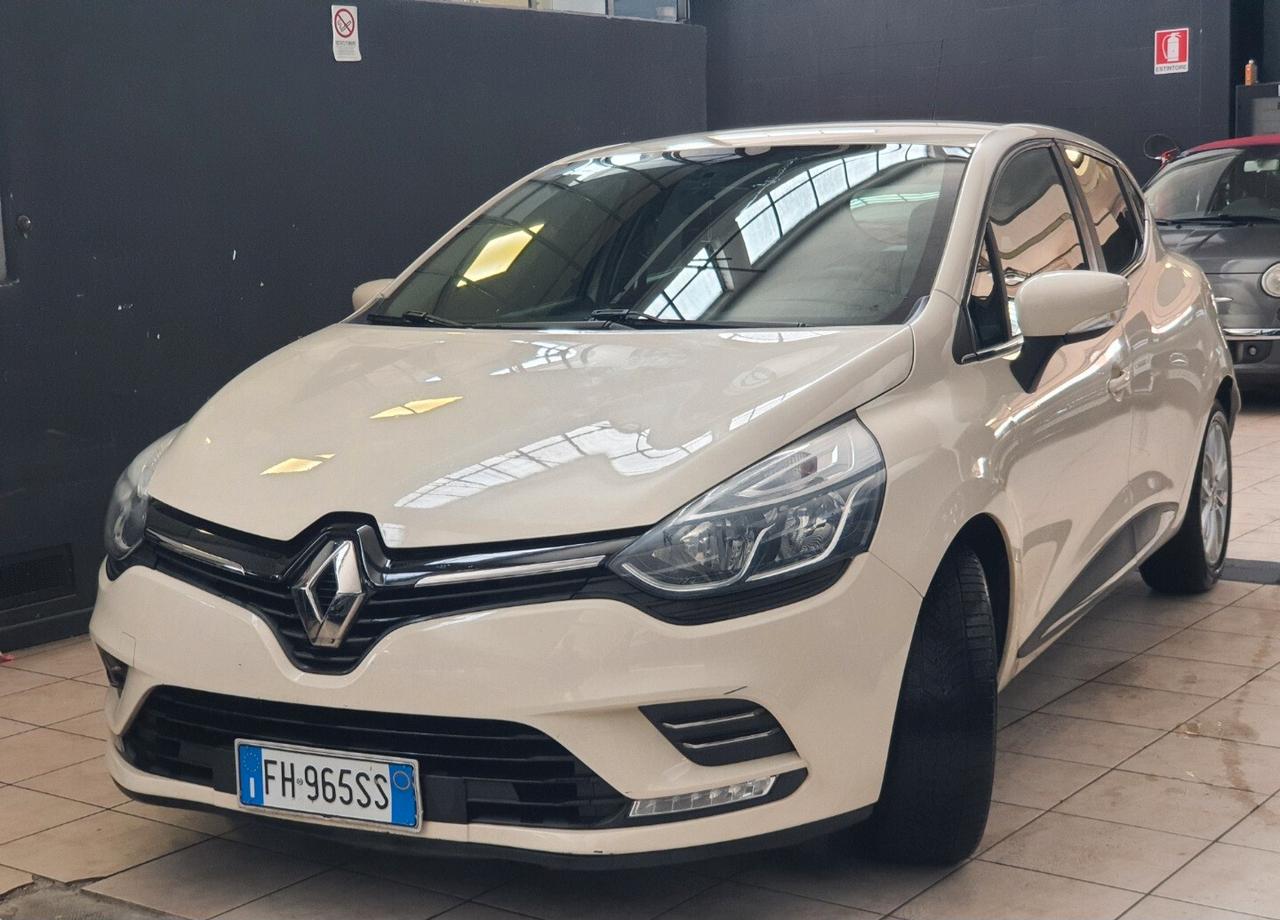 RENAULT Clio Intens 1.200 16v 75cv 5porte