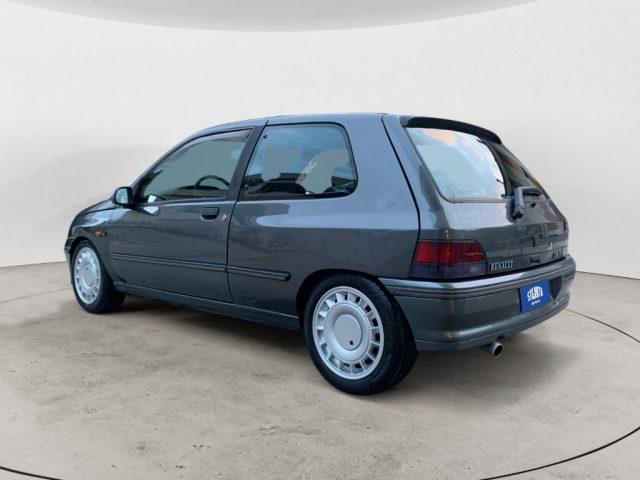 RENAULT Clio 1.8i 16V