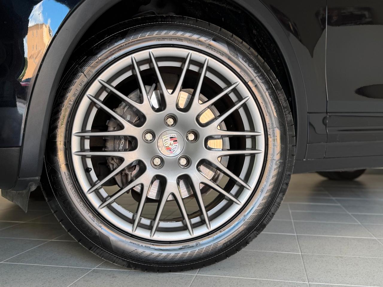 Porsche Cayenne 3.0 V6 240CV TIPTRONIC TETTO FULLOPT APPLECARPLAY