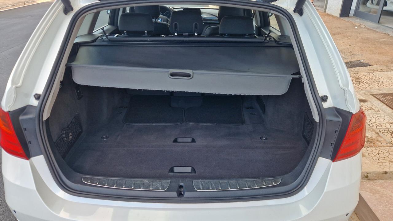BMW 318 Touring Luxury anno 2014