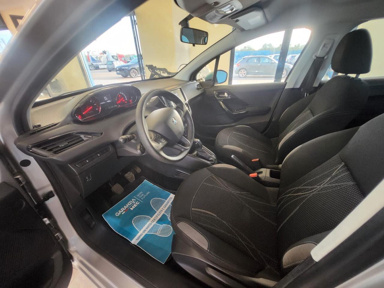 Peugeot 208 1.4 HDi 68 CV 5 porte NAVI