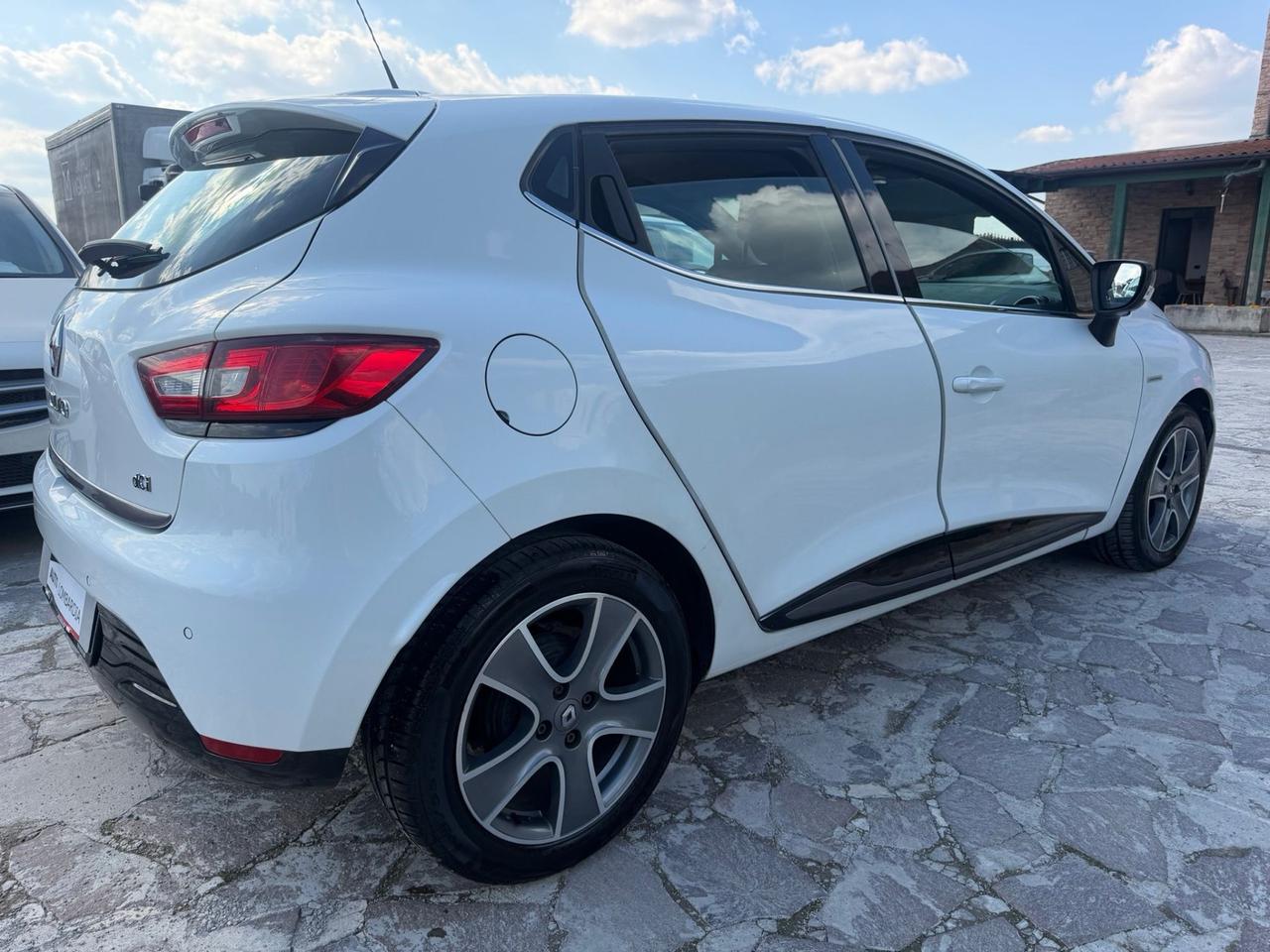 Renault Clio 1.5 dCi 8V 75CV 5 porte Costume National neopatentati