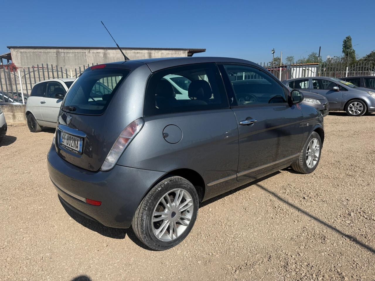 Lancia Ypsilon 1.2 69 CV Argento