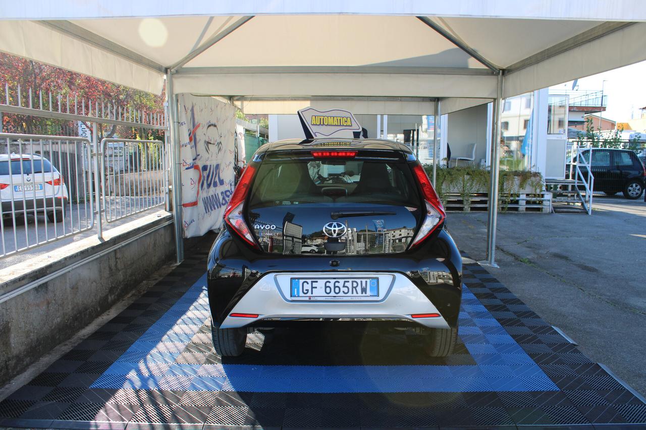 Toyota Aygo Connect 1.0 VVT-i 72 CV 5 porte x-clusiv