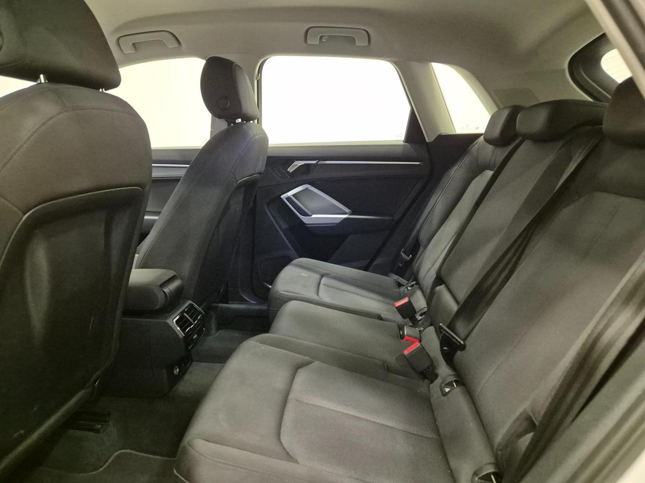 Audi Q3 35 2.0 tdi Business s-tronic - Cruise/Lim - Sens. Park.