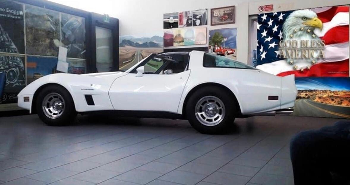 Chevrolet Corvette C3 STINGRAY