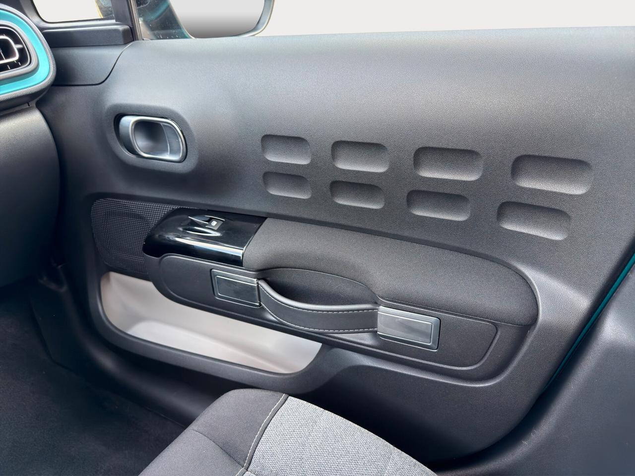 Citroen C3 BlueHDi 100 S&S Shine Pack - 2023