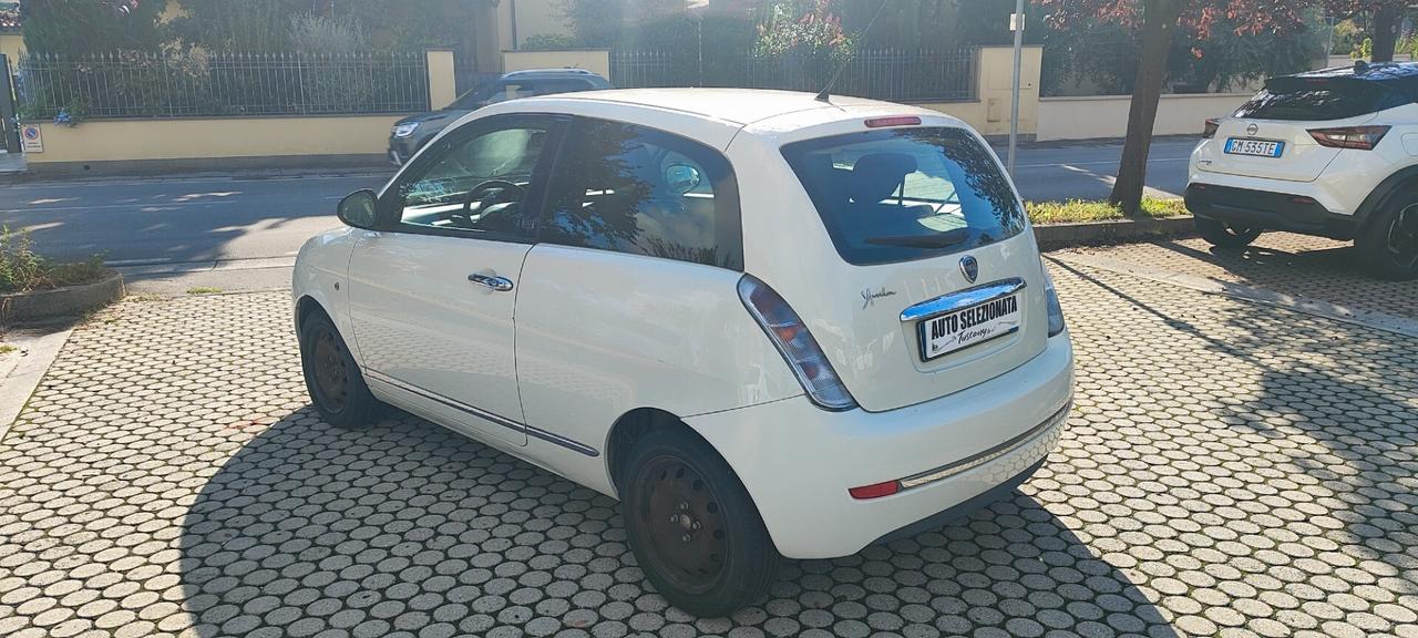 Lancia Ypsilon 1.2 69 CV Diva