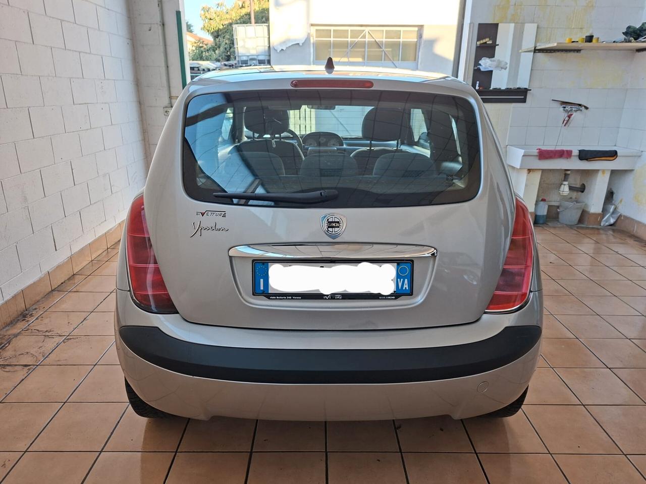 Lancia Ypsilon 1.2 8v Argento, adatta anche ai neop.