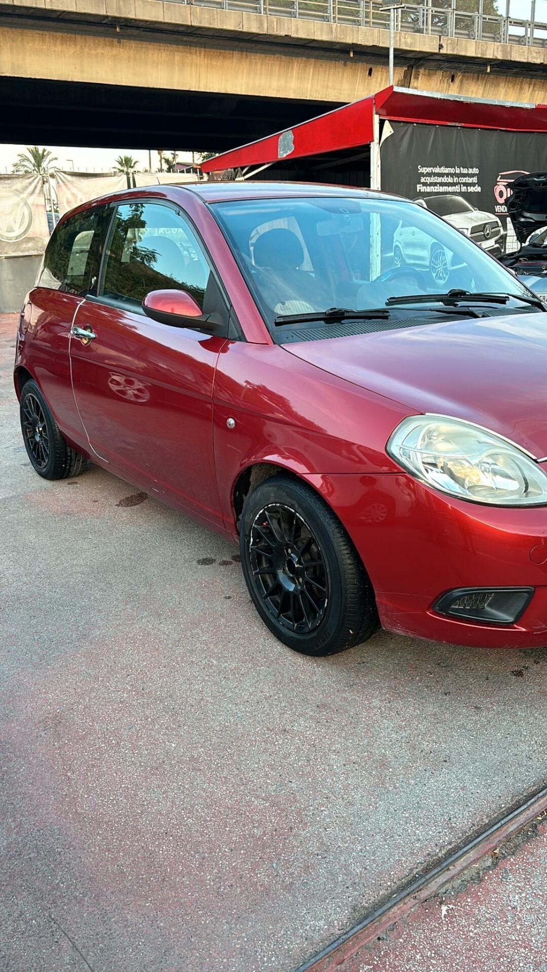 Lancia Ypsilon 1.2 Argento