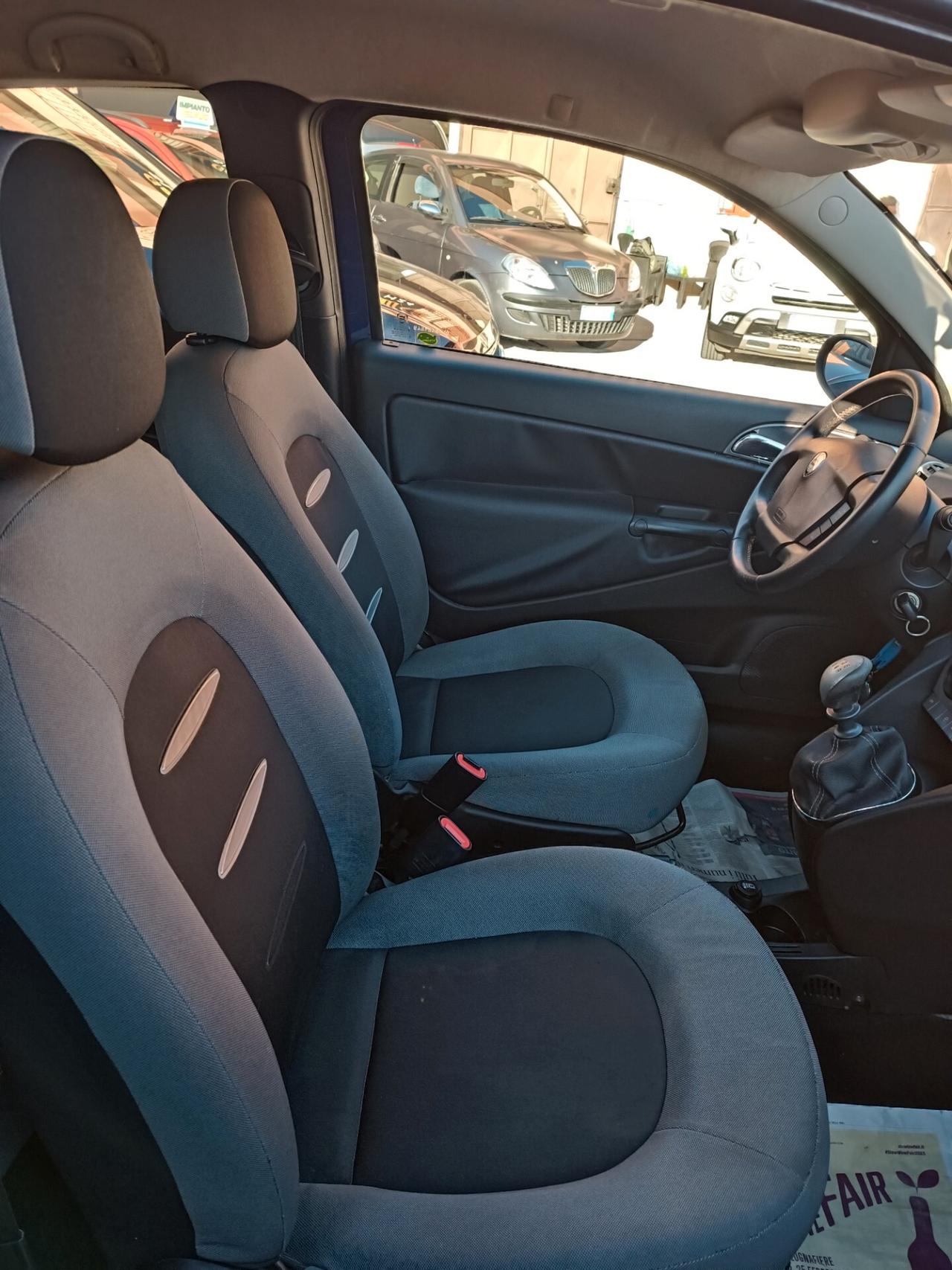 Lancia Ypsilon 1.2 Argento