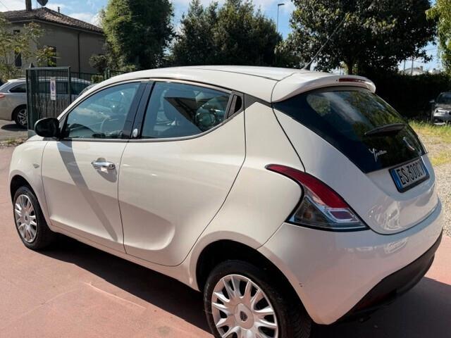 Lancia Ypsilon 0.9 TwinAir 85 CV 5 porte Metano Ecochic