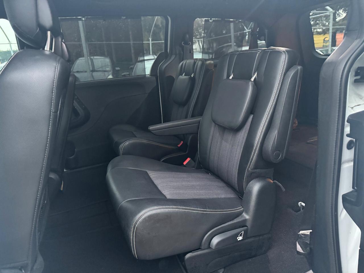 Lancia Voyager 2.8 Turbodiesel S 177 CV