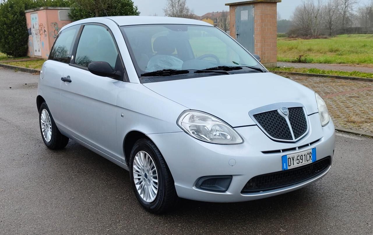 Lancia Ypsilon 1.4 Argento Ecochic GPL