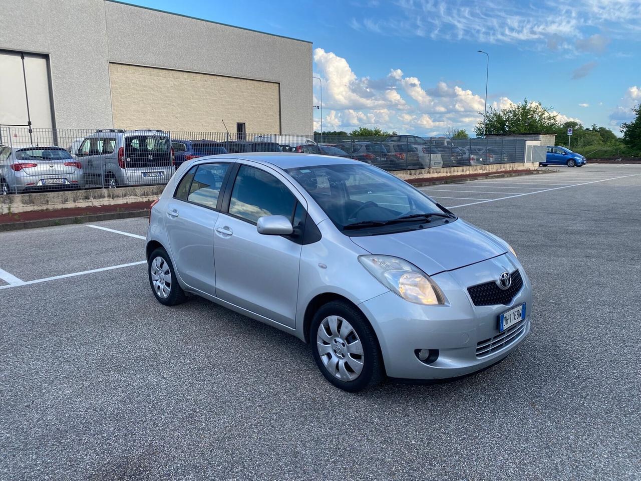 Toyota Yaris 1.3 5 porte
