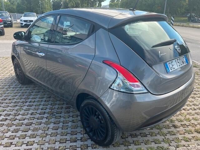 Lancia Ypsilon 1.0 FireFly 5 porte S&S Hybrid Ecochic Silver PREZZO PROMO