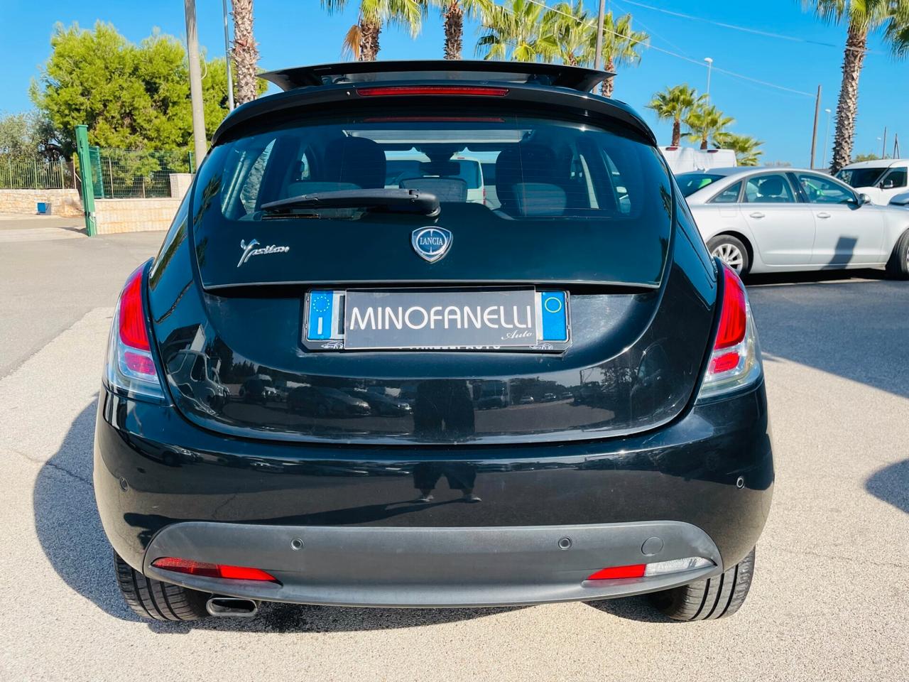 Lancia Ypsilon 1.2 69 CV 5 porte GPL Ecochic Silver NEOPATENTATI