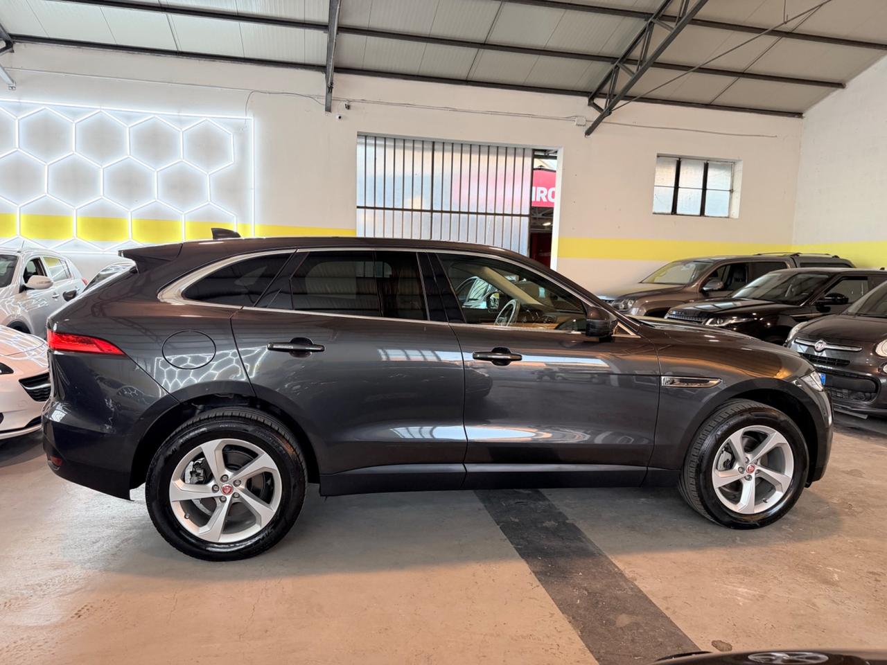 Jaguar F-Pace 2.0 D 180 CV AWD . Portfolio 2019