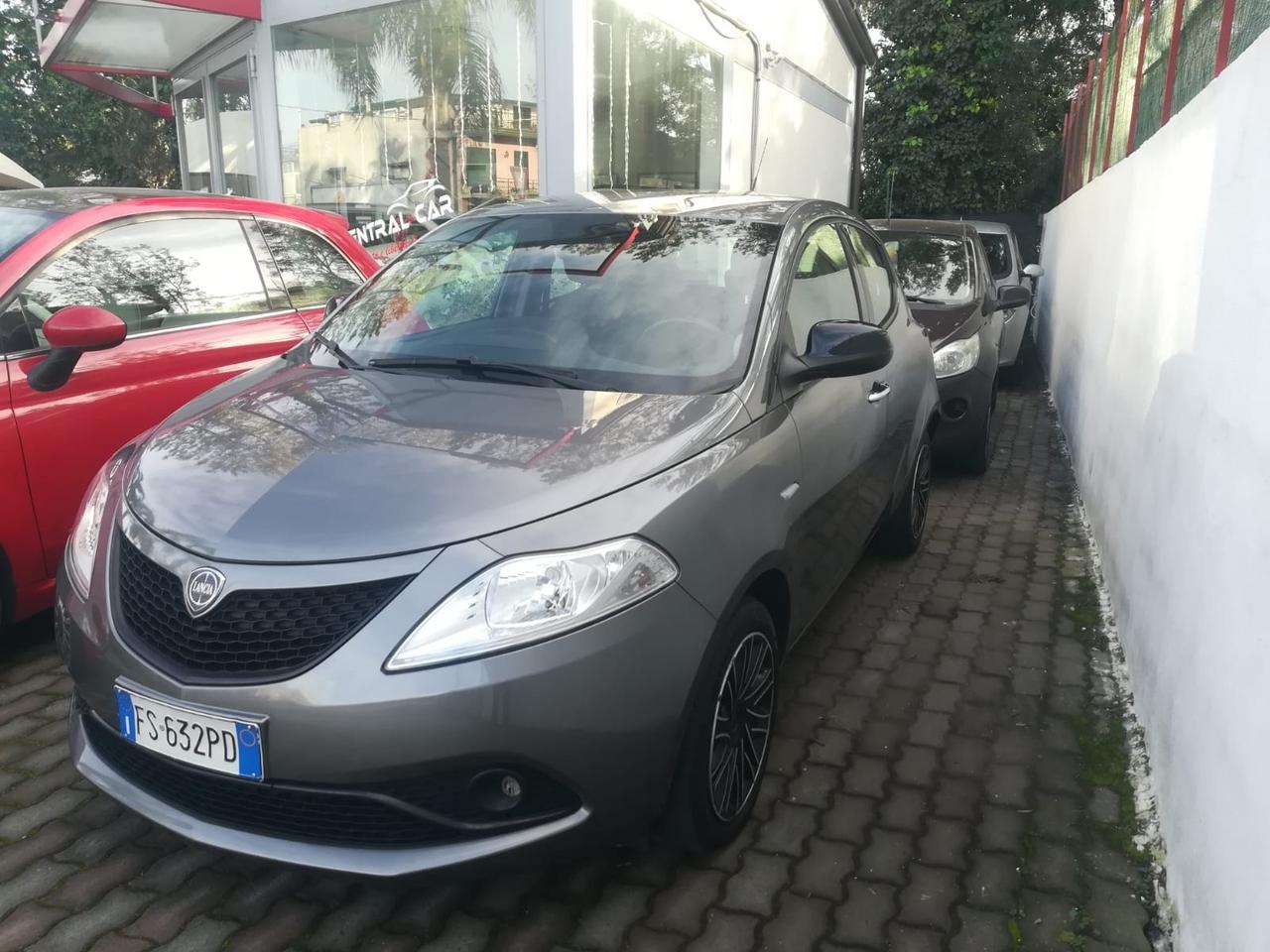 Lancia Ypsilon 1.2 69 CV 5 porte Gold