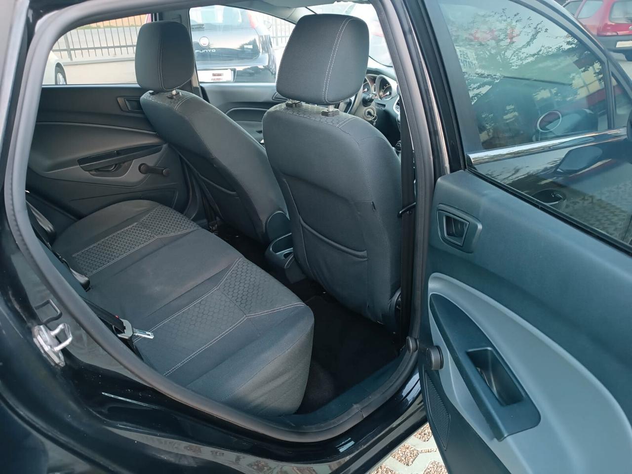 Ford Fiesta 1.2 Benzina-NEOPAT-132.000-2009