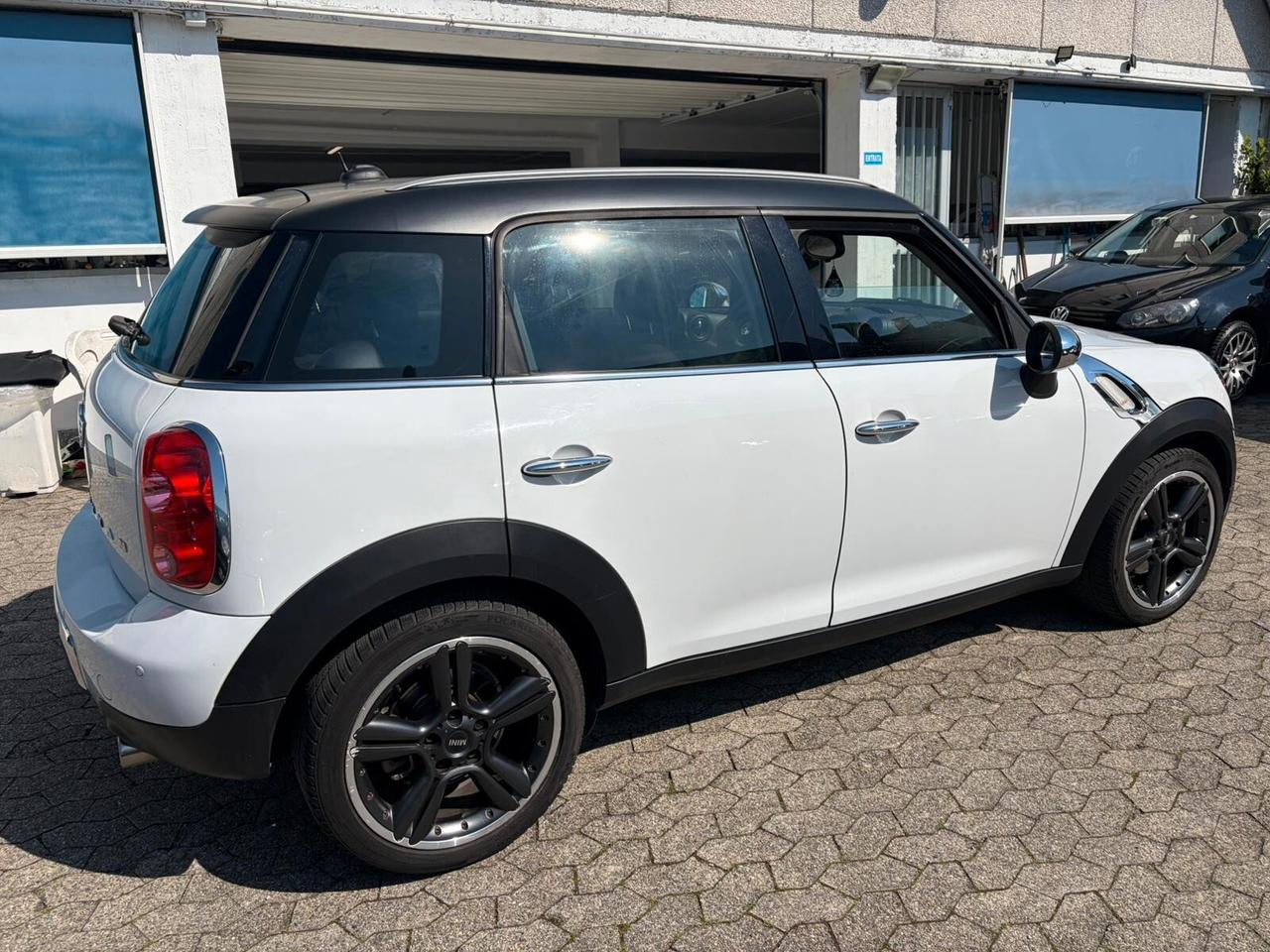 Mini Cooper D Countryman 1.6 One*EURO5*NEOPATENTATI*NAVI