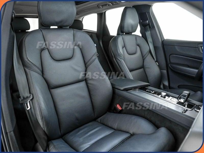 Volvo XC60 T6 Plug-in hybrid AWD automatico Plus Dark