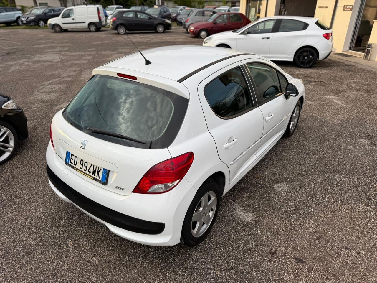 Peugeot 207 1.4 VTi 95CV 5p. Millesim 200