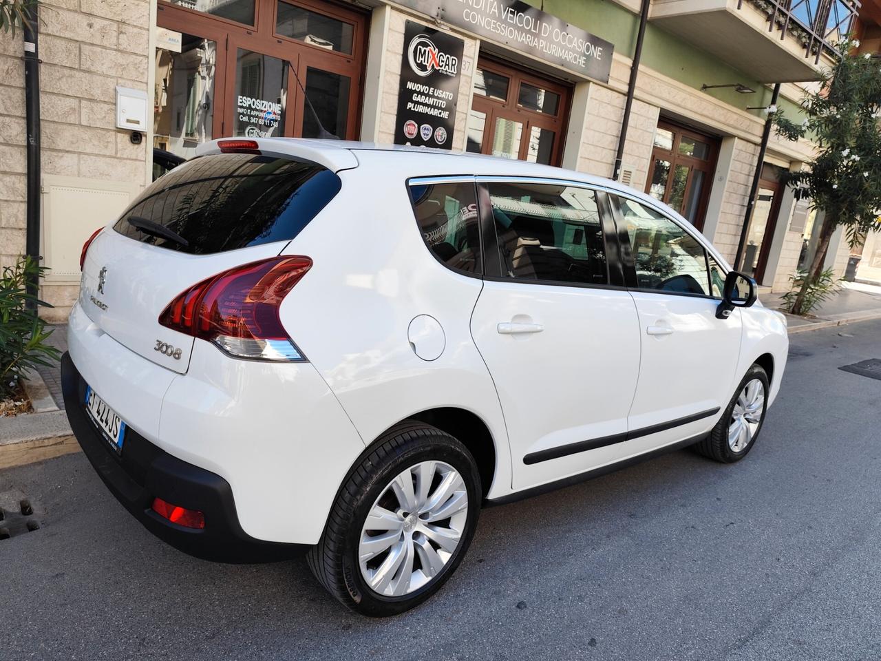 Peugeot 3008 1.6 HDi 115CV NAVI PERFETTA