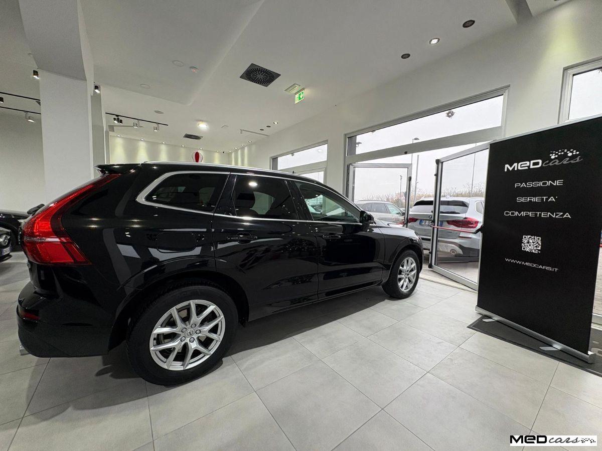 VOLVO - XC60 - B4 AWD Geartronic Momentum