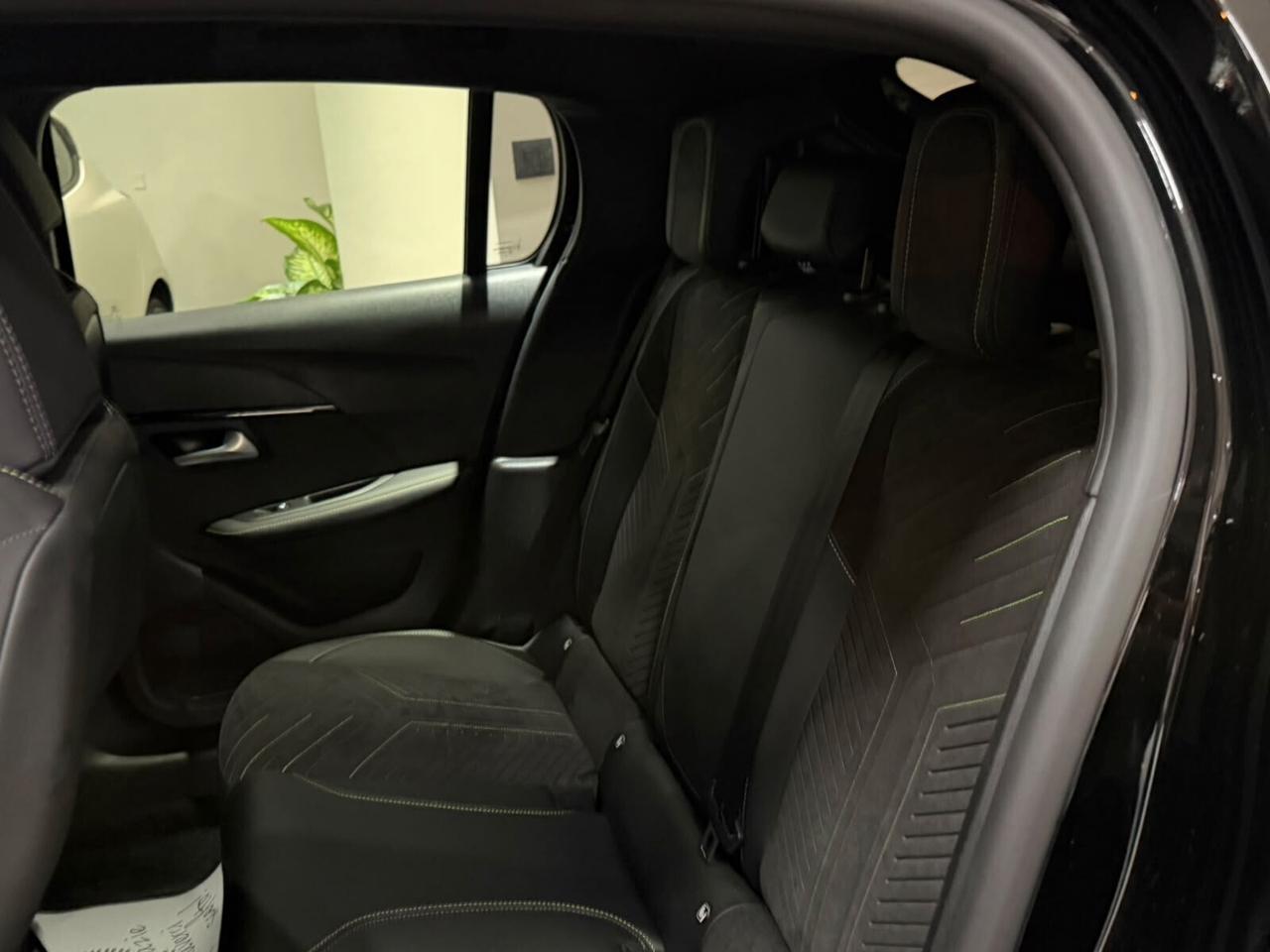 Peugeot 208 Hybrid 145 e-DCS6 GT LINE FULL BLACK