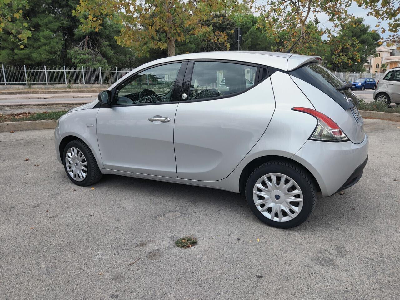 Lancia Ypsilon 1.2 69 CV 5 porte GPL Ecochic Elefantino