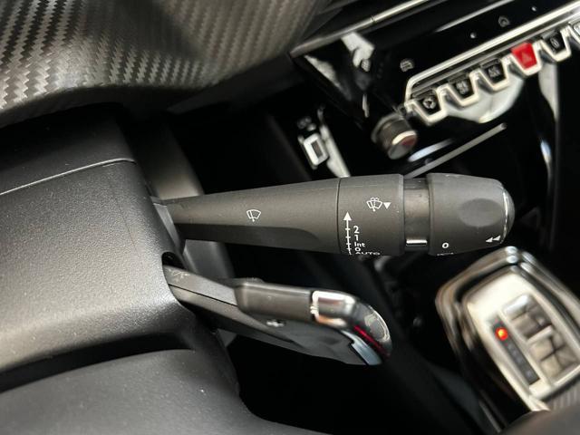PEUGEOT 2008 Hybrid 145 e-DCS6 Allure VISION PACK DRIVE ASSIST