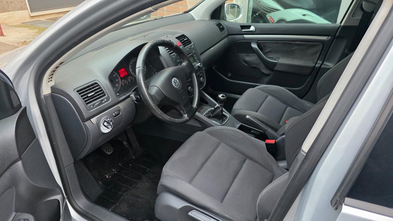 Volkswagen Golf 1.6 16V FSI 5p. Comfortline