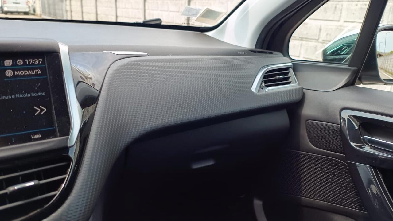 Peugeot 208 PureTech 82 5 porte Allure