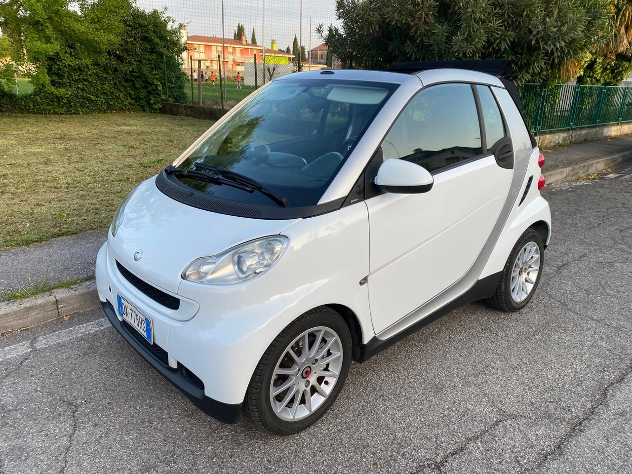 Smart ForTwo 1000 52 kW MHD cabrio pulse