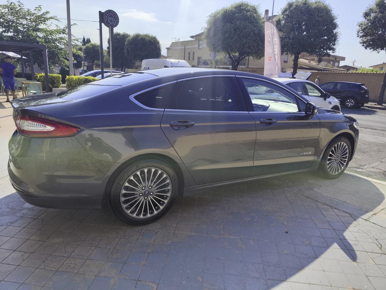 Ford Mondeo Full Hybrid 2.0 187 CV eCVT 4 porte Titanium Business