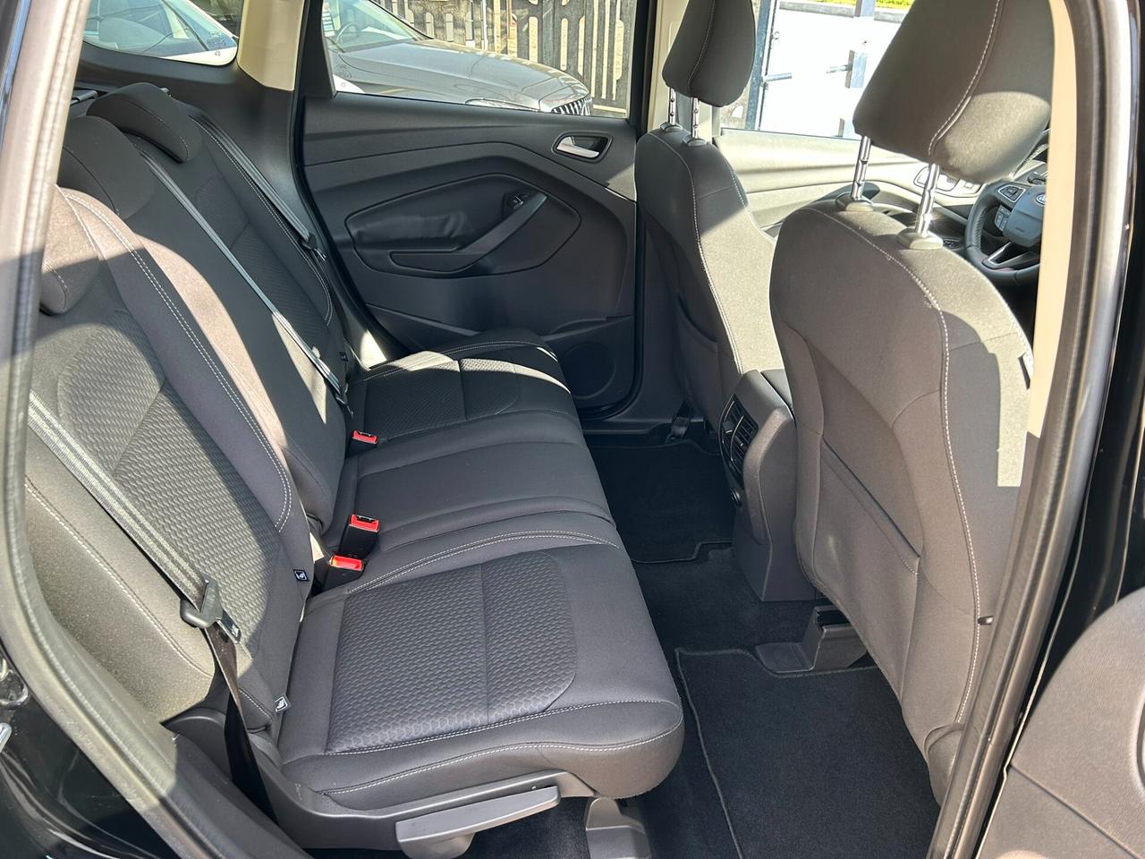 Ford Kuga 1.5 TDCI 120CV Business Powershift