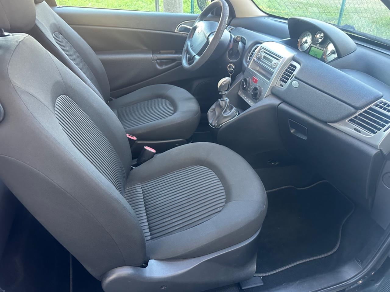 Lancia Ypsilon 1.2 69 CV Diva