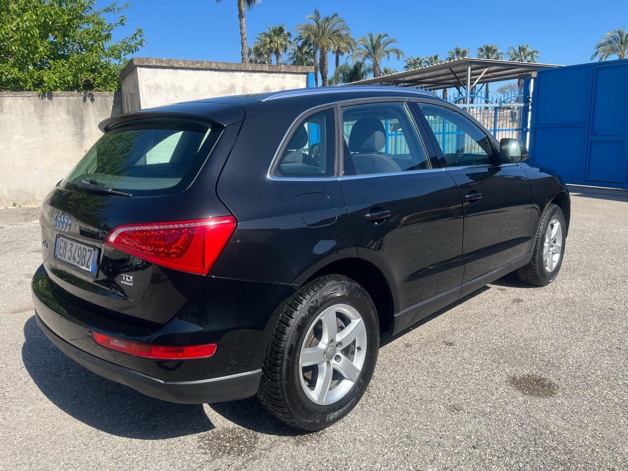 Audi Q5-2.0 tdi/170 cv-s.tronic-4X4-2012