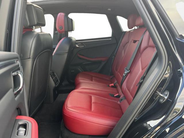 PORSCHE Macan 2.0 T