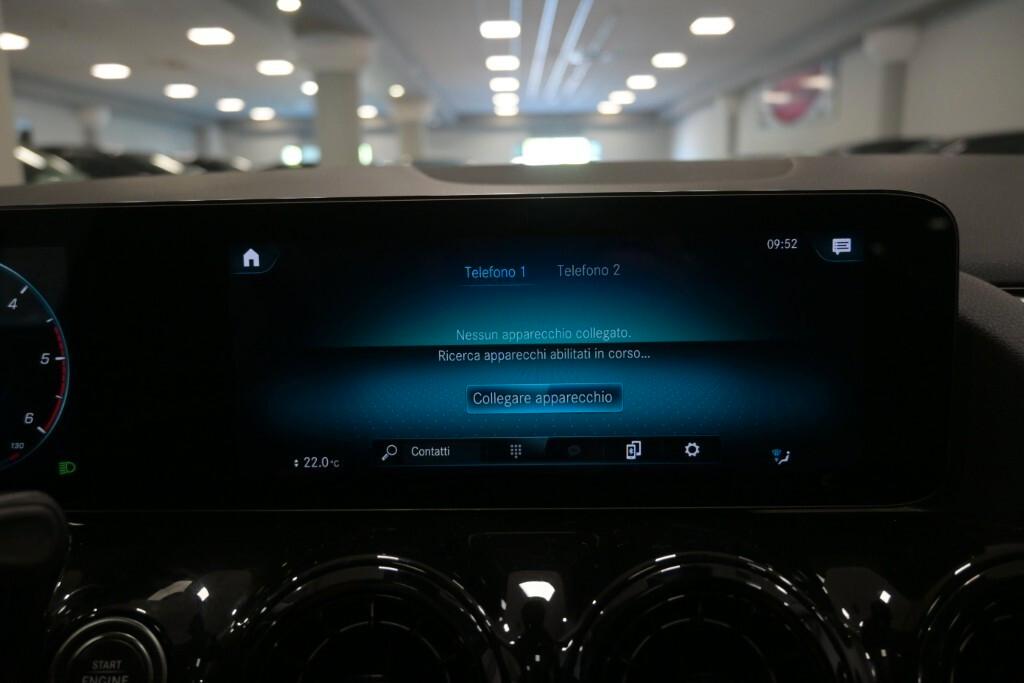 MERCEDES-BENZ GLA 180D 115CV AUTOMATIC BUSINESS SOLUTION ( DISTRONIC - TETTO PANORAMICO APR. - NAVI PREMIUM - PARK ASSIST - TELECAMERA POST. )