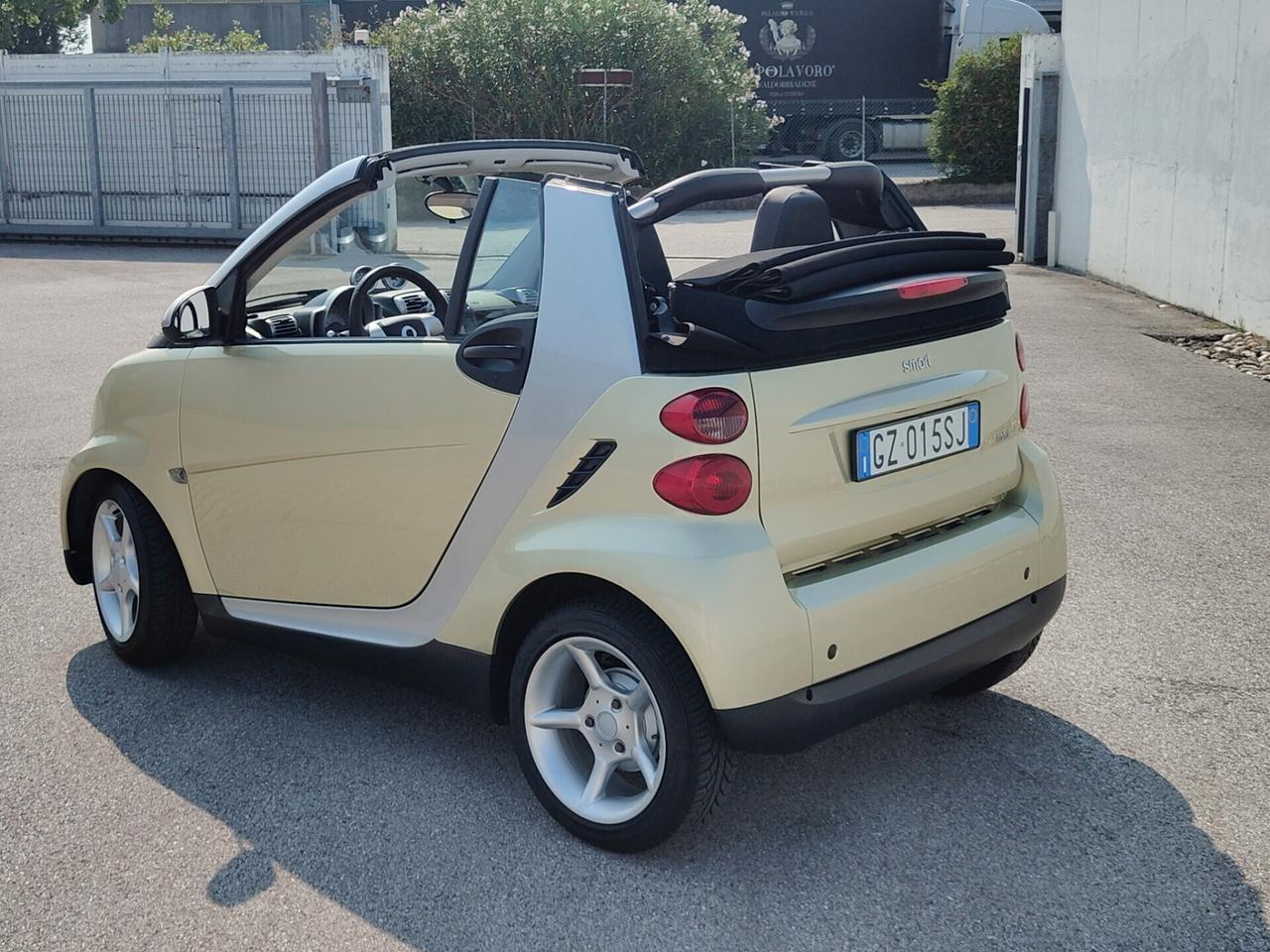 Smart ForTwo 1000 52 kW MHD cabrio passion