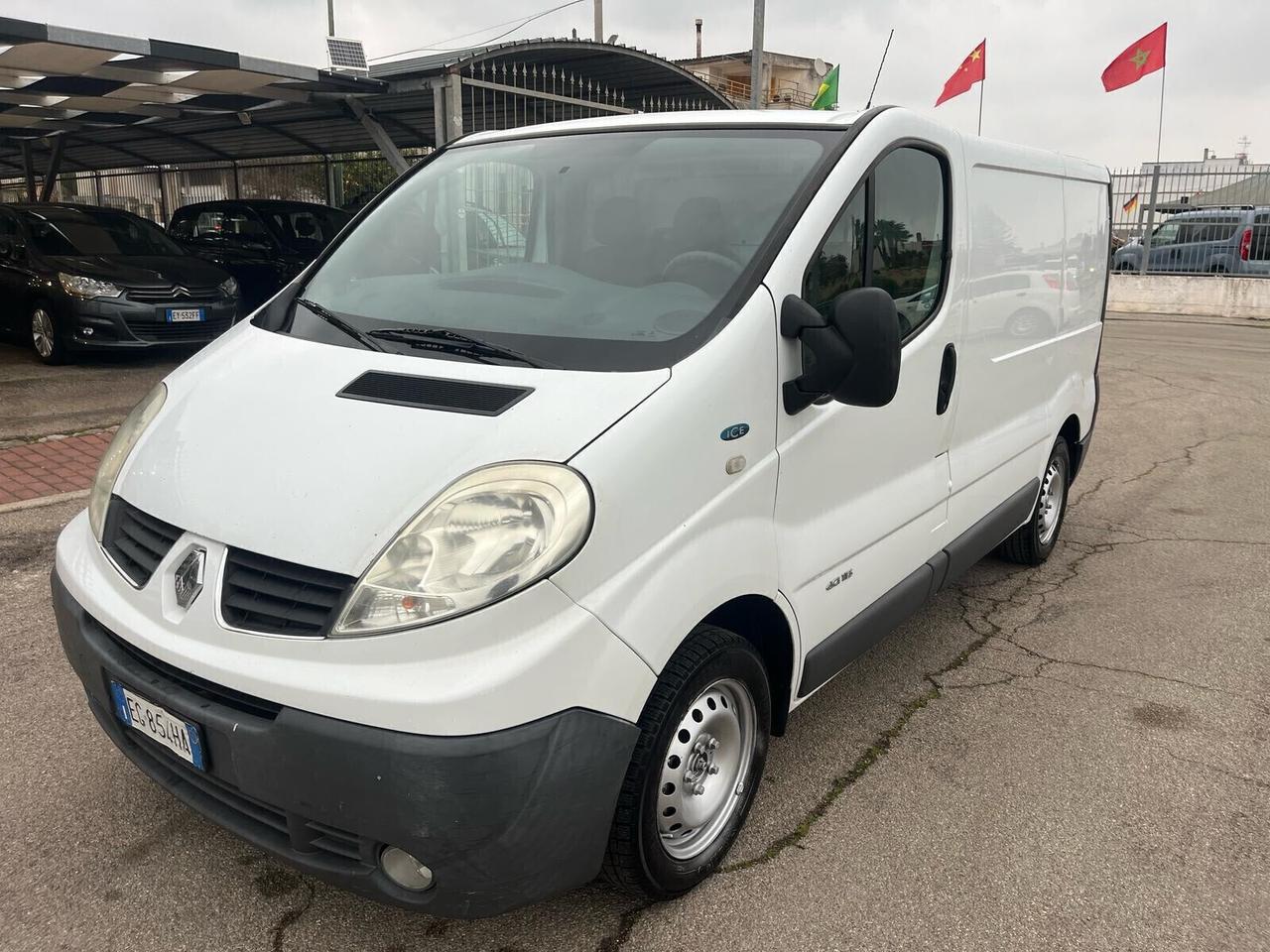Renault Trafic 2.0 dCi/115 Furgone Unipro 2011