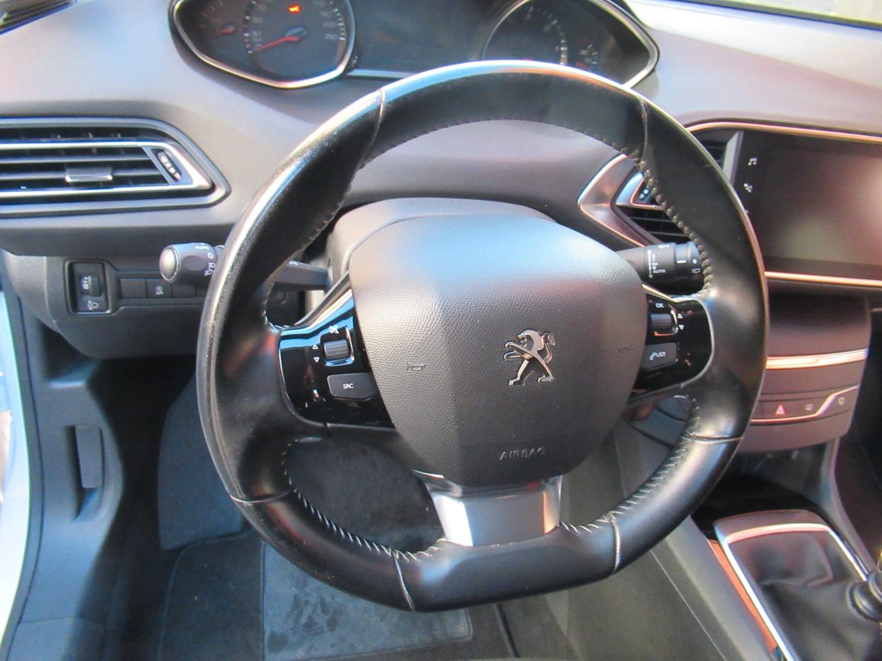 Peugeot 308 BlueHDi 130 S&S Business