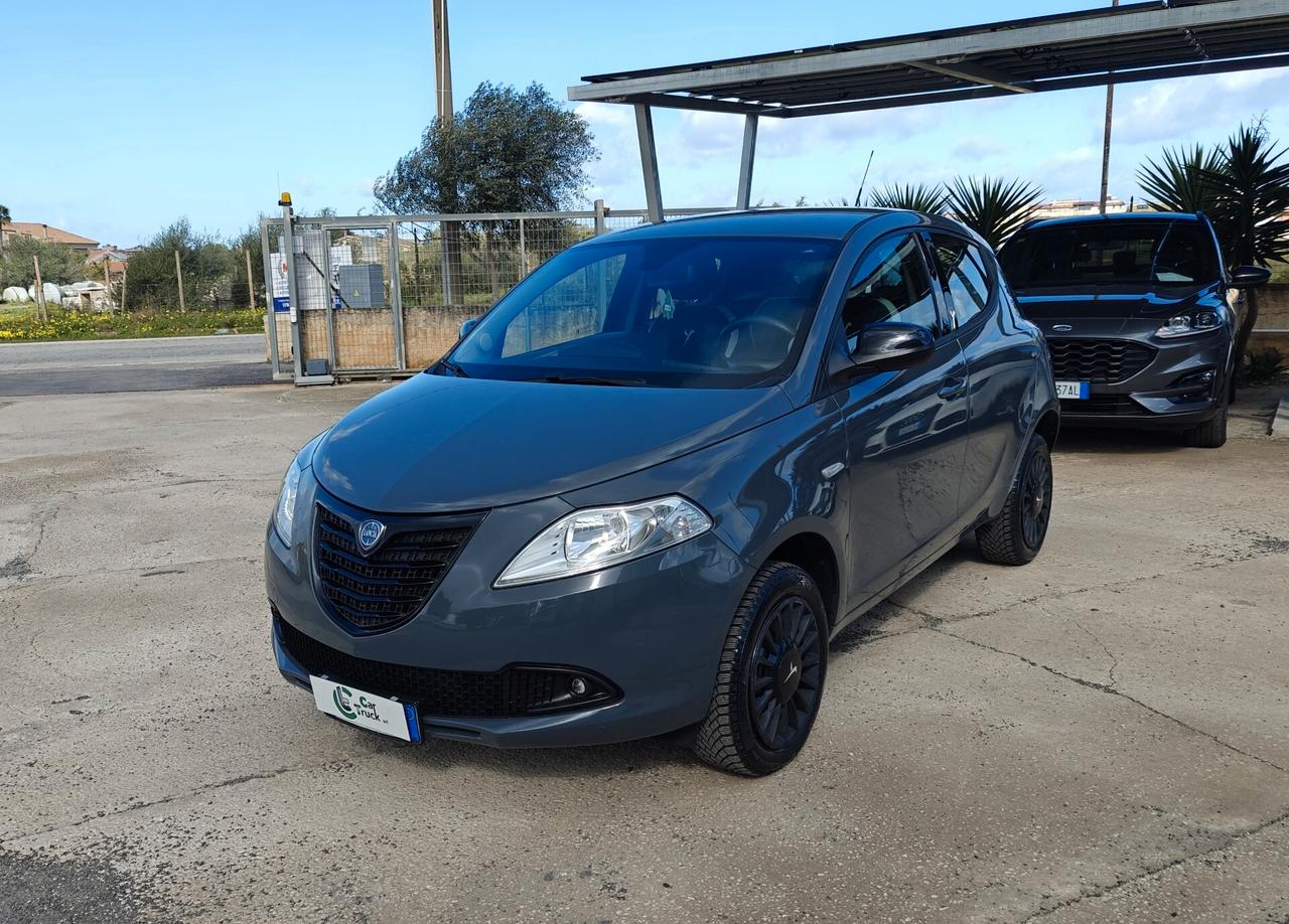 Lancia Ypsilon 0.9 TwinAir 85 CV 5 porte Metano Ecochic Elefantino
