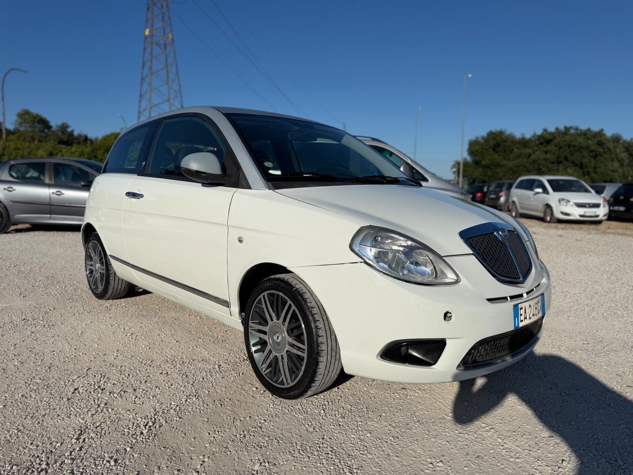 Lancia Ypsilon 1.2 Platino Bicolore