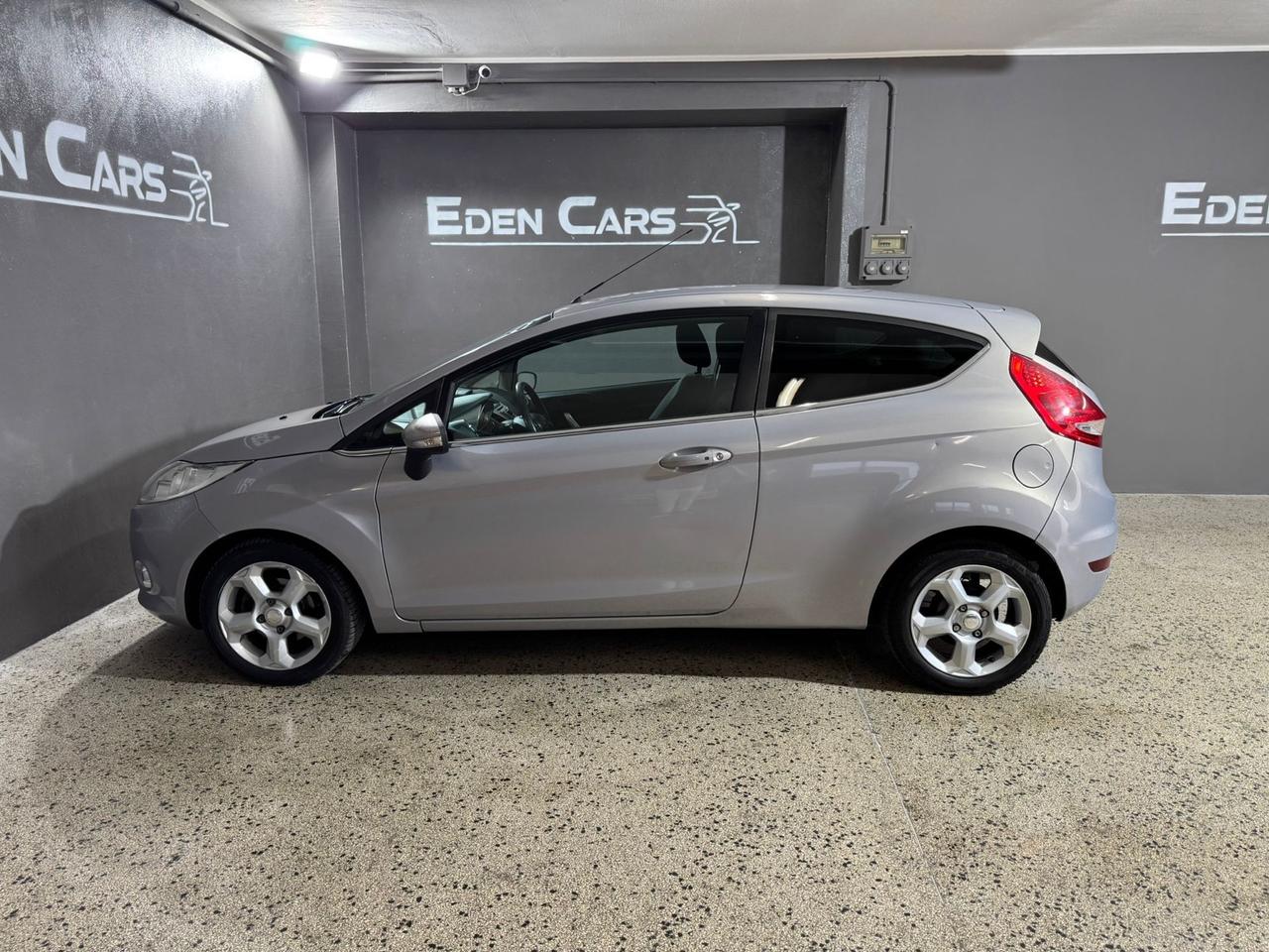 Ford Fiesta 1.4 TDCi 70CV 3 porte Titanium PER NEOPATENTATI