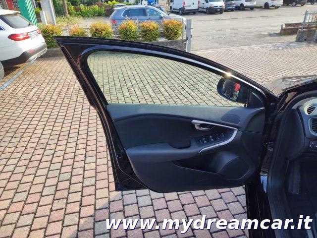VOLVO V40 D3 Geartronic Momentum