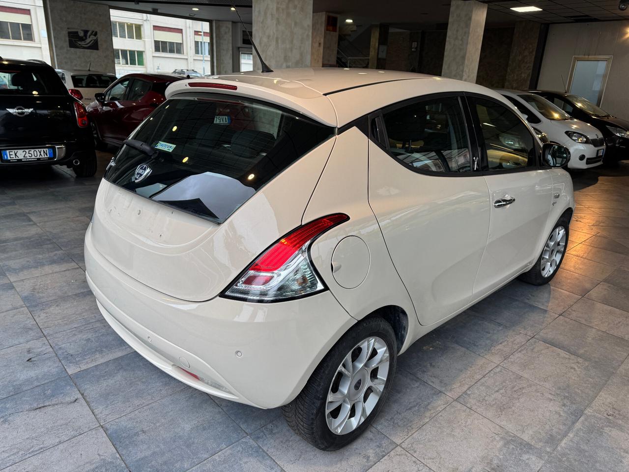 Lancia Ypsilon 1.2 69 CV 5 porte Platinum